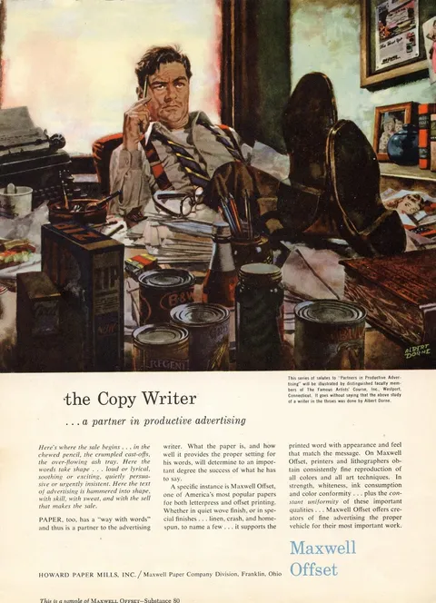 Illustrazione pubblicitaria d'epoca "the Copy Writer... a partner in productive advertising": un copywriter alla scrivania, cravatta allentata e piedi sul tavolo, circondato da appunti e posacenere.